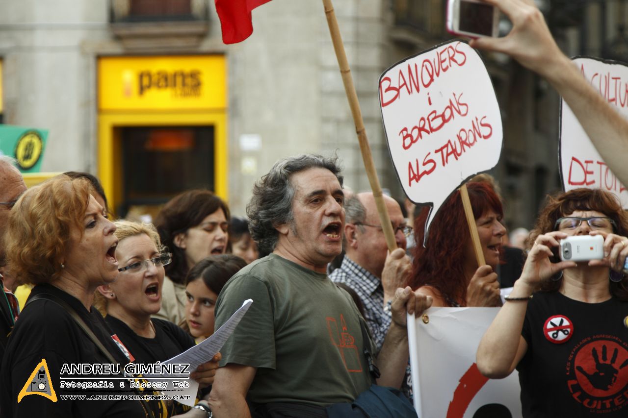Nou Barris cabrejada diu Prou!