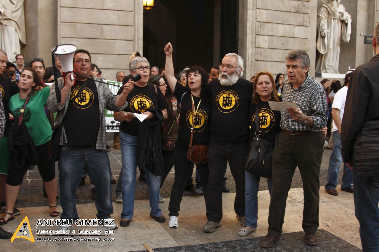 Nou Barris cabrejada diu Prou!