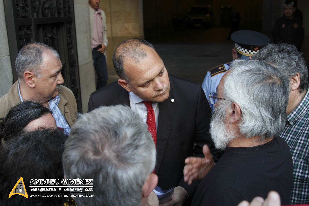 Nou Barris cabrejada diu Prou!