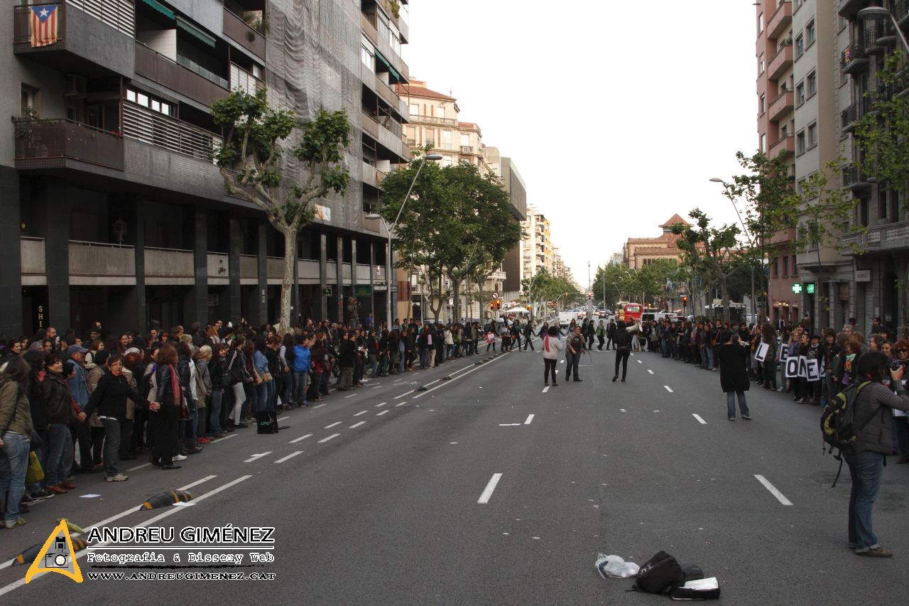 Escarni feminista per l’avortament lliure i gratuït