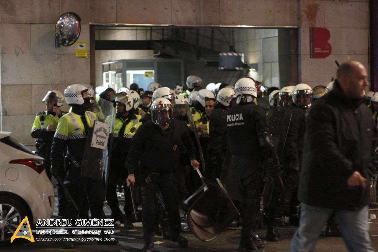 Manifestació a Barcelona en suport dels veïns de Gamonal
