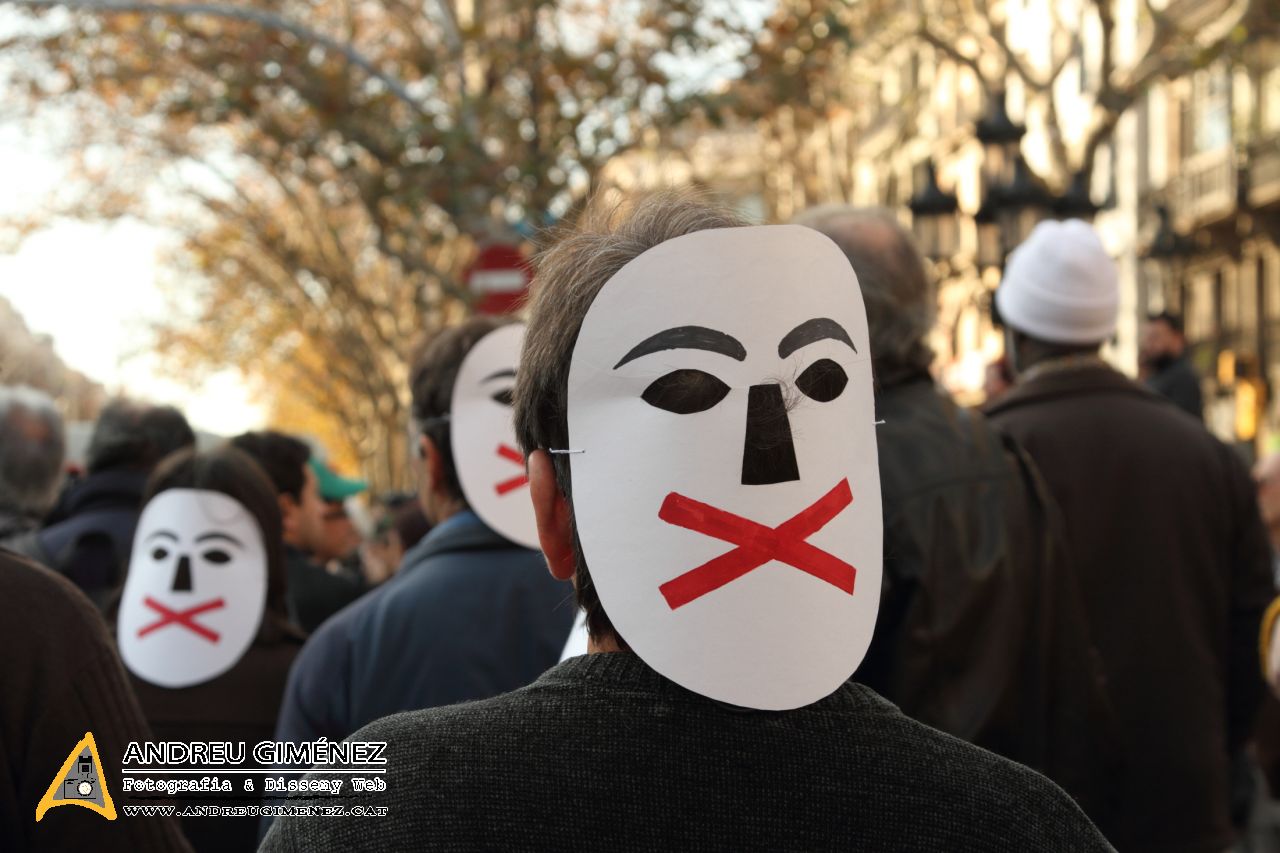 Protesta contra “la llei mordassa” a Barcelona