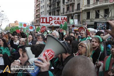 Escarni popular davant la seu del PP