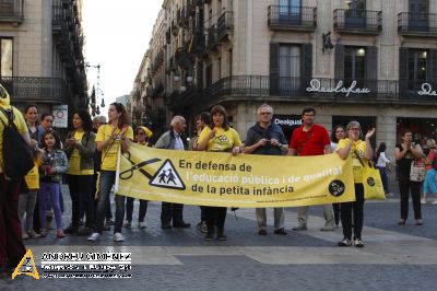 Nou Barris cabrejada diu Prou!