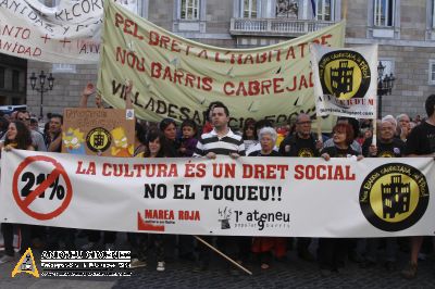 Nou Barris cabrejada diu Prou!