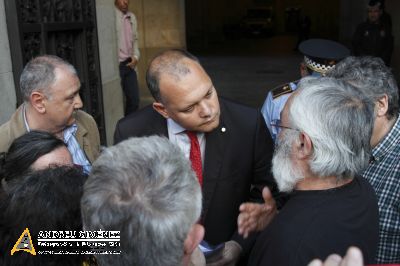 Nou Barris cabrejada diu Prou!