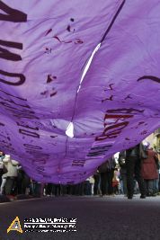 Escarni feminista per l’avortament lliure i gratuït