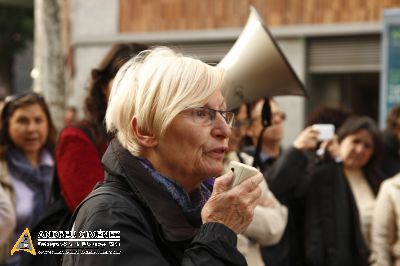 Escarni feminista per l’avortament lliure i gratuït