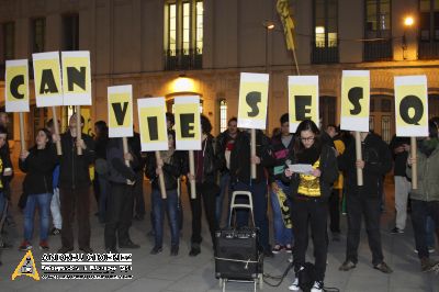 Cadena humana per salvar el CSA Can Vies a Sants