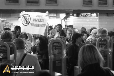 Protesta contra la pujada del preu del transport públic als FGC a Barcelona 26M