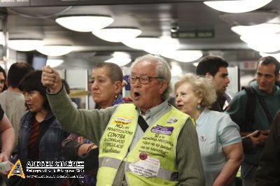 Contra la pujada del preu del transport públic OcupemelMetro 10A