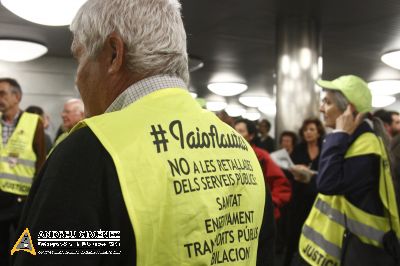 Contra la pujada del preu del transport públic OcupemelMetro 10A