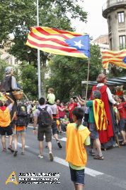 Milers de persones surten al carrer en defensa del model d’escola català