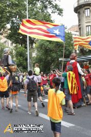Milers de persones surten al carrer en defensa del model d’escola català
