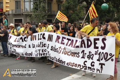 Milers de persones surten al carrer en defensa del model d’escola català